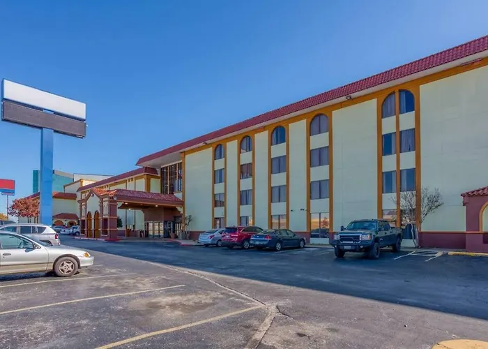 Hotel Oyo I-44 Midtown 2*