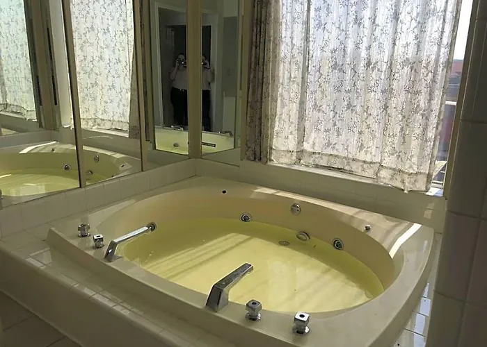 Hotel Oyo I-44 Midtown 2*