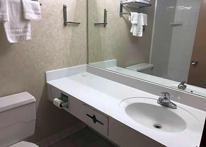 Oyo I-44 Midtown Hotel
